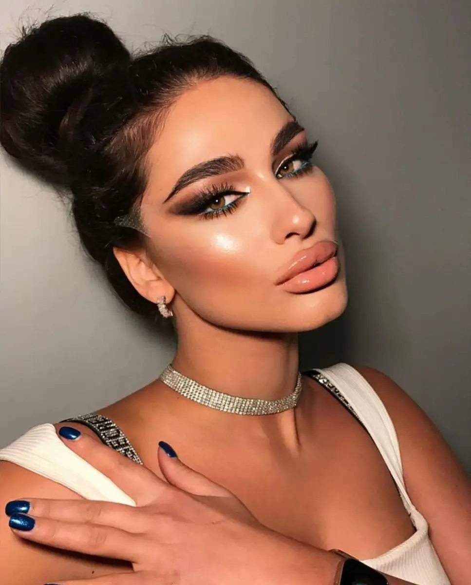 Adel escort in Paris