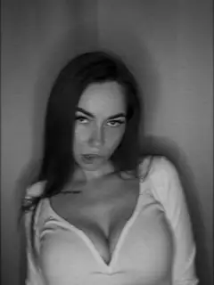Adriana escort in Paris