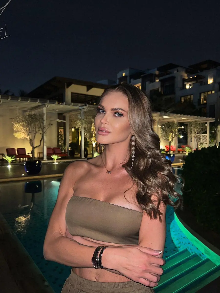Agata escort in Paris