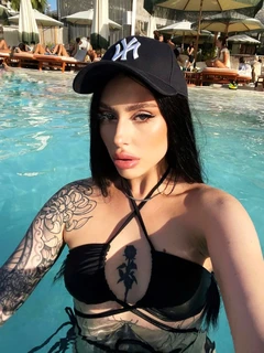 Aleks escort in Paris