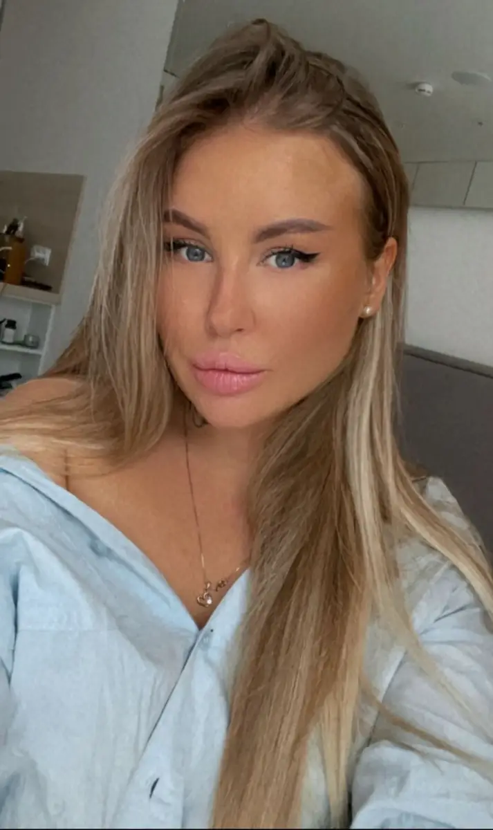 Alina escort in Paris