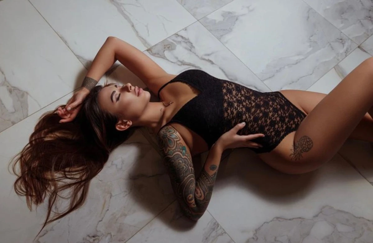 Alisha escort in Paris