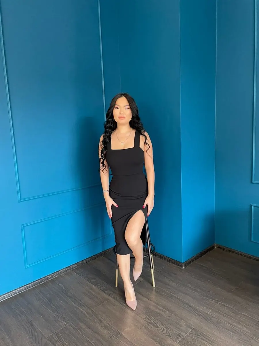 Altana escort in Paris