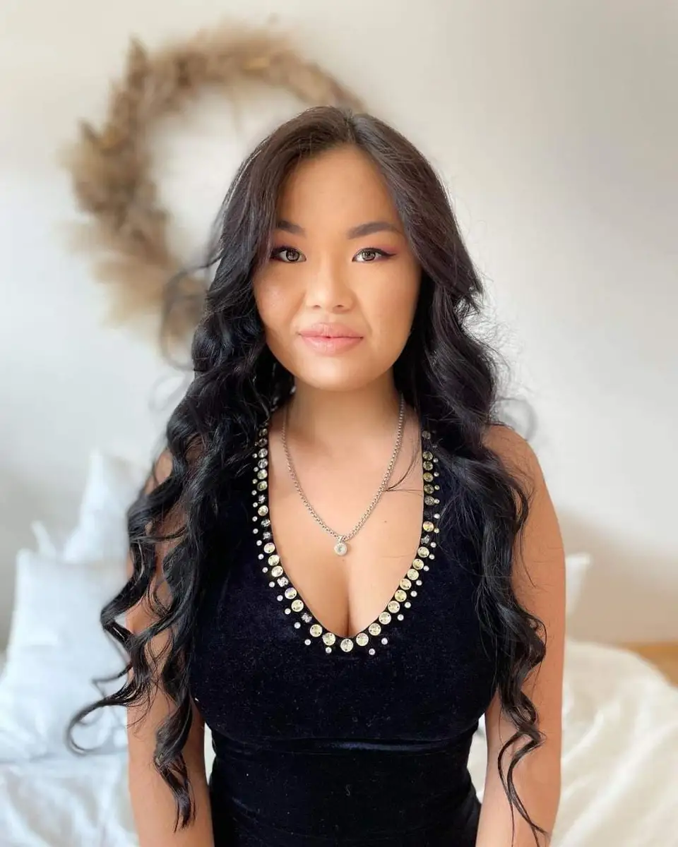 Altana escort in Paris