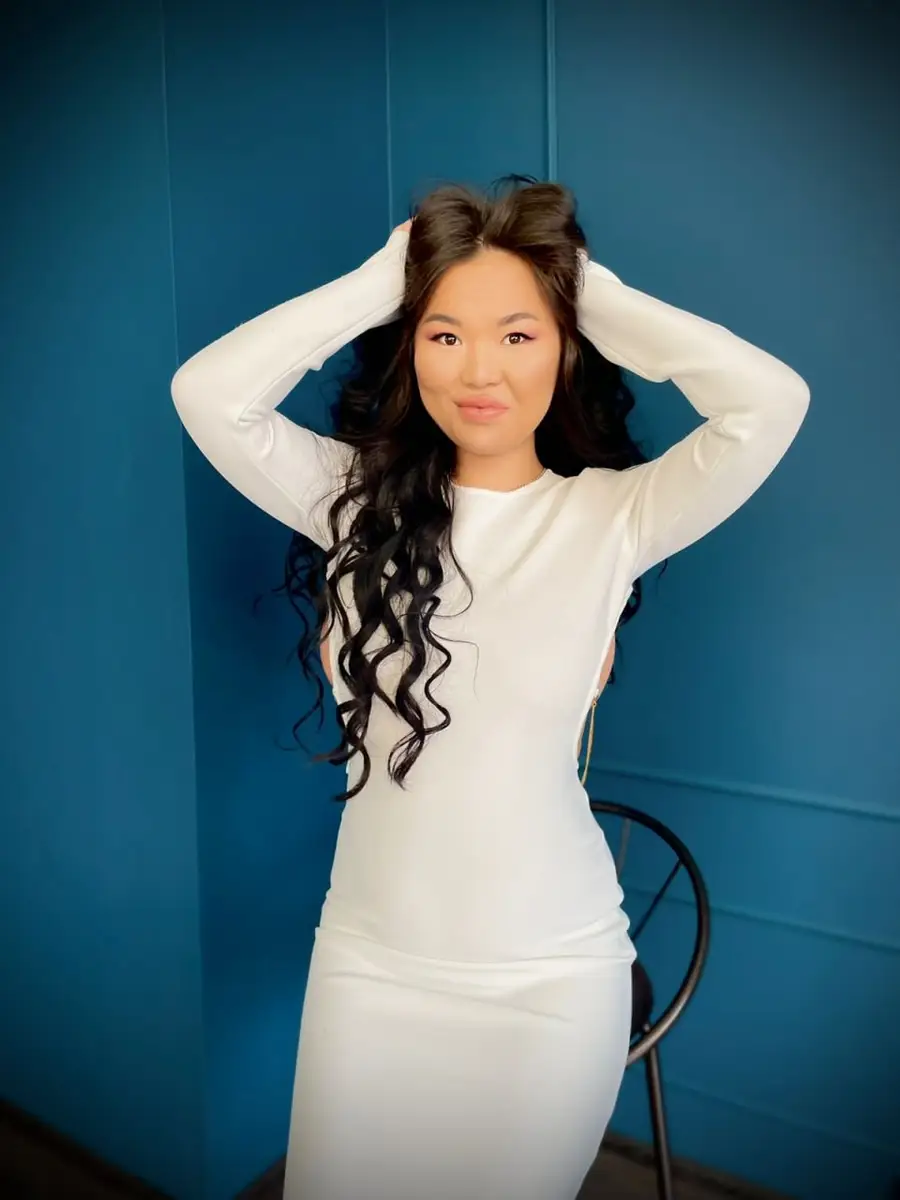 Altana escort in Paris