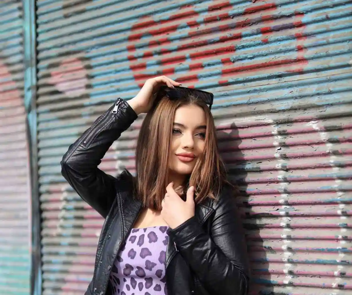Alyona escort in Paris