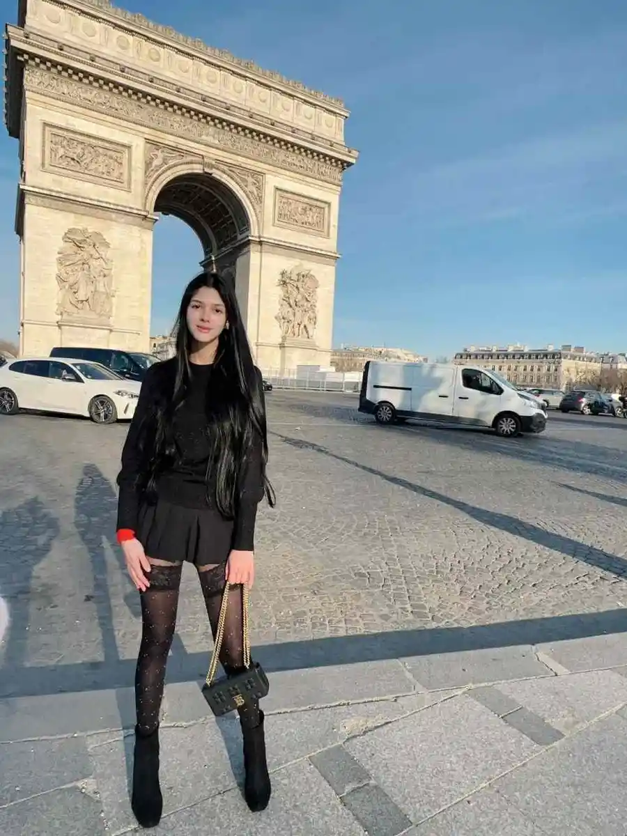 Amanda escort in Paris