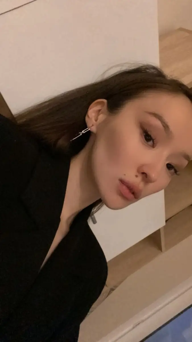 Amina escort in Paris