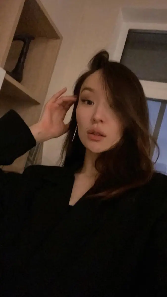 Amina escort in Paris