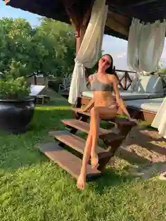 Angel escort in Paris