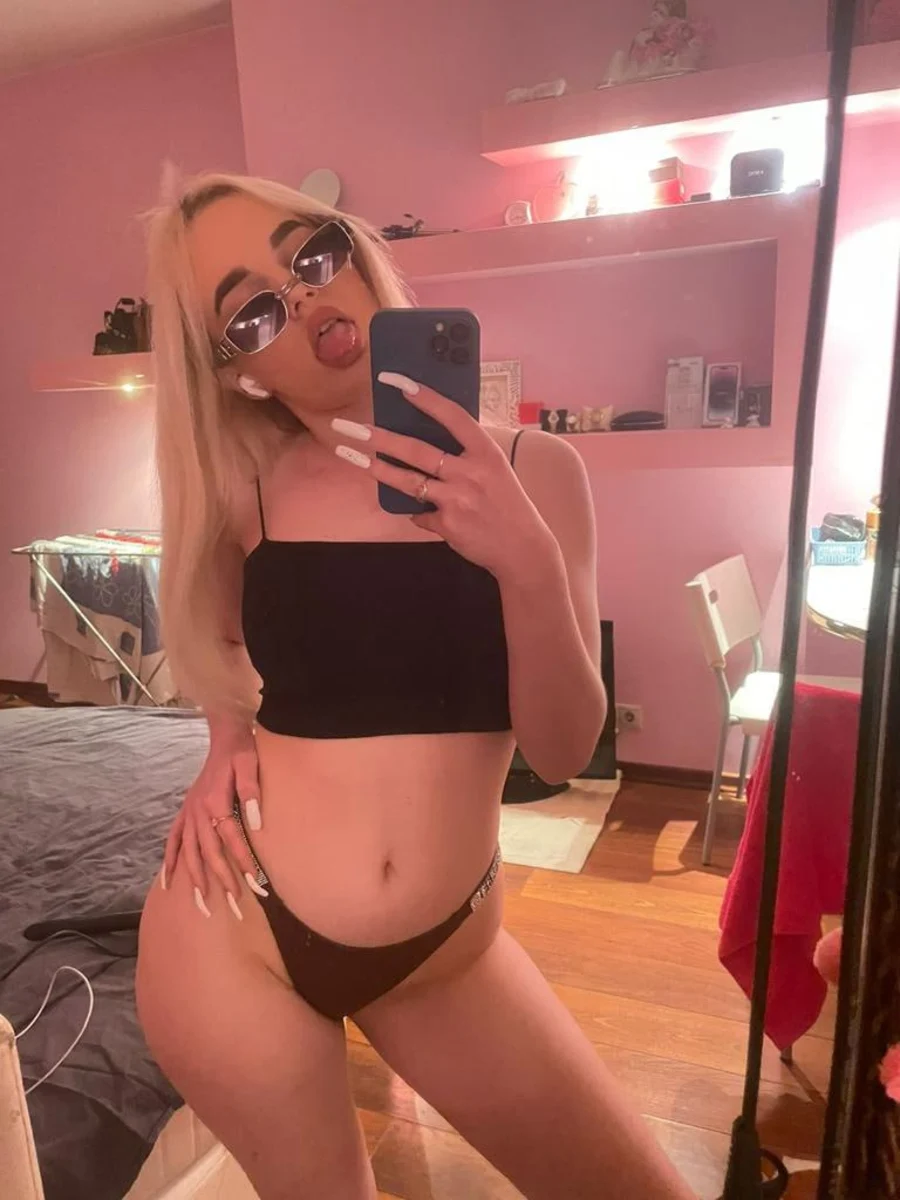 Angelica escort in Paris