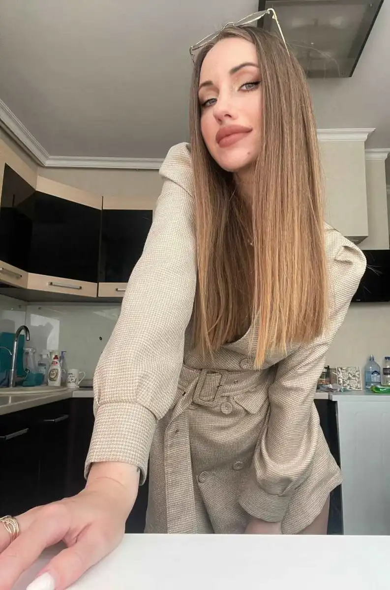 Anna escort in Paris
