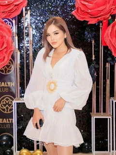 Asty escort in Paris