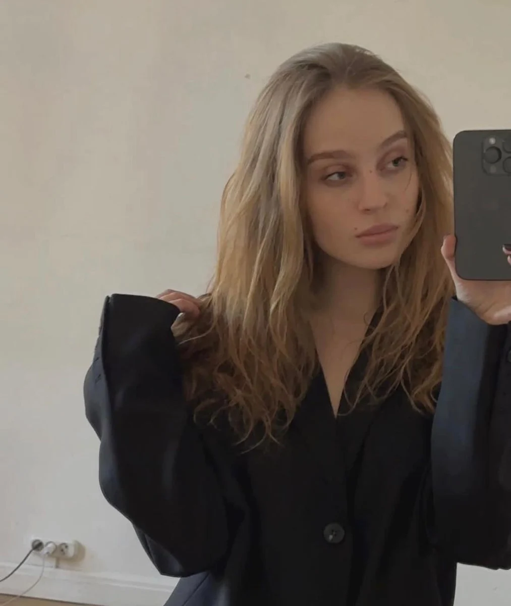Bella escort in Paris