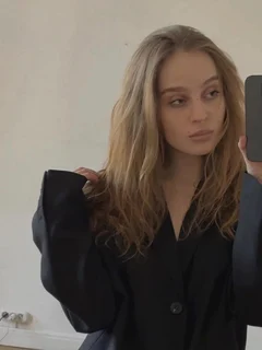 Bella escort in Paris