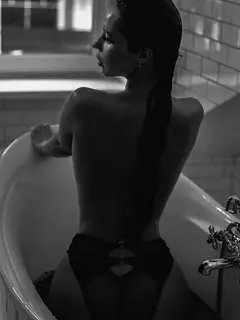 Bogdana escort in Paris