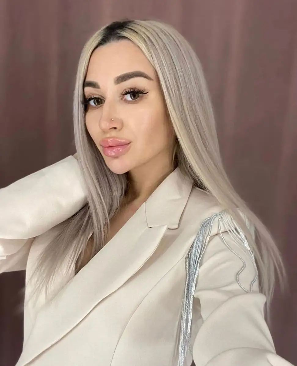 Carolina escort in Paris