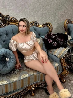 Caroline escort in Paris