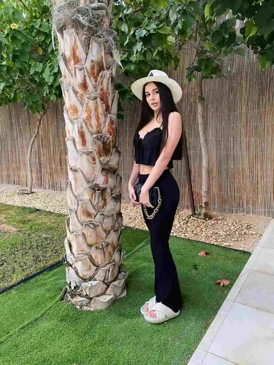 Christina escort in Paris