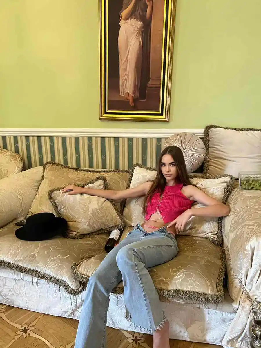 Cleo escort in Paris