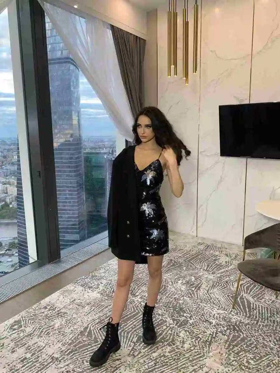 Crystal escort in Paris
