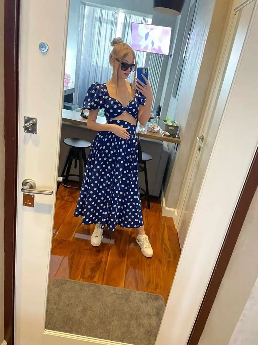 Dana escort in Paris