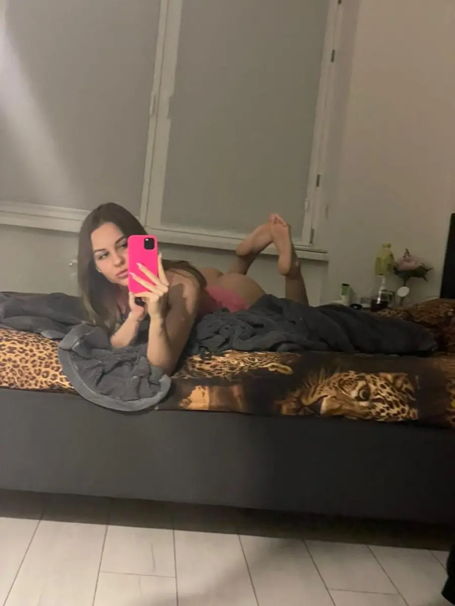Elza escort in Paris