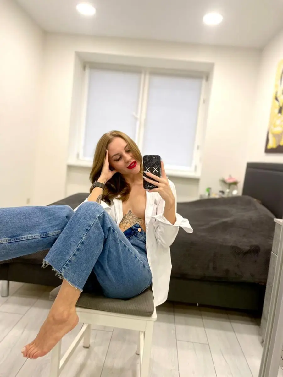 Elza escort in Paris