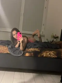 Elza escort in Paris