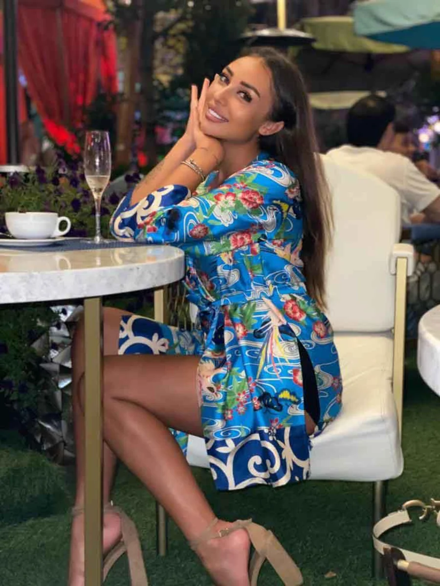 Eva  escort in Paris