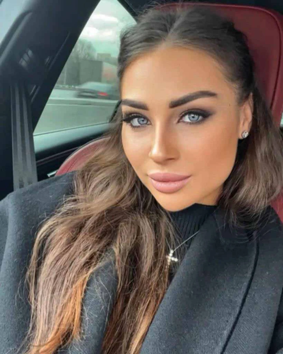 Eva  escort in Paris