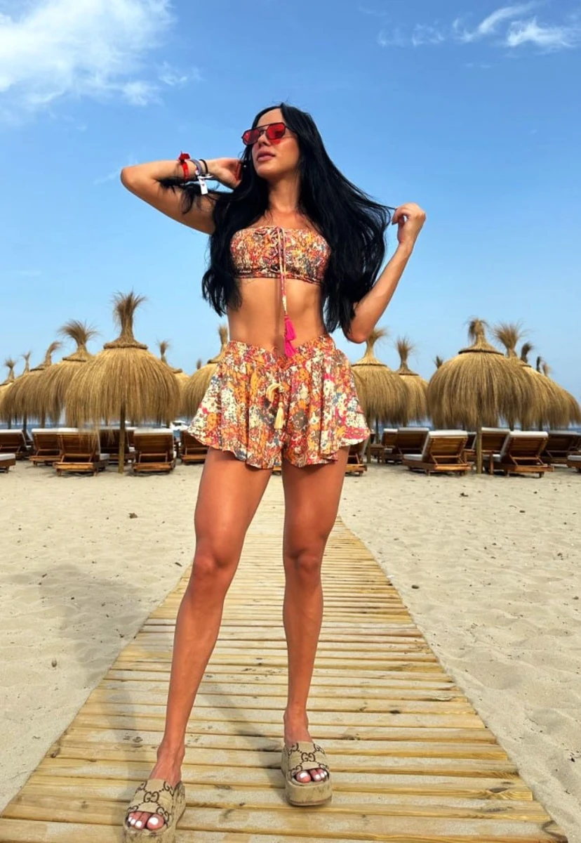 Gabriela escort in Paris