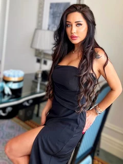 Gloria escort in Paris