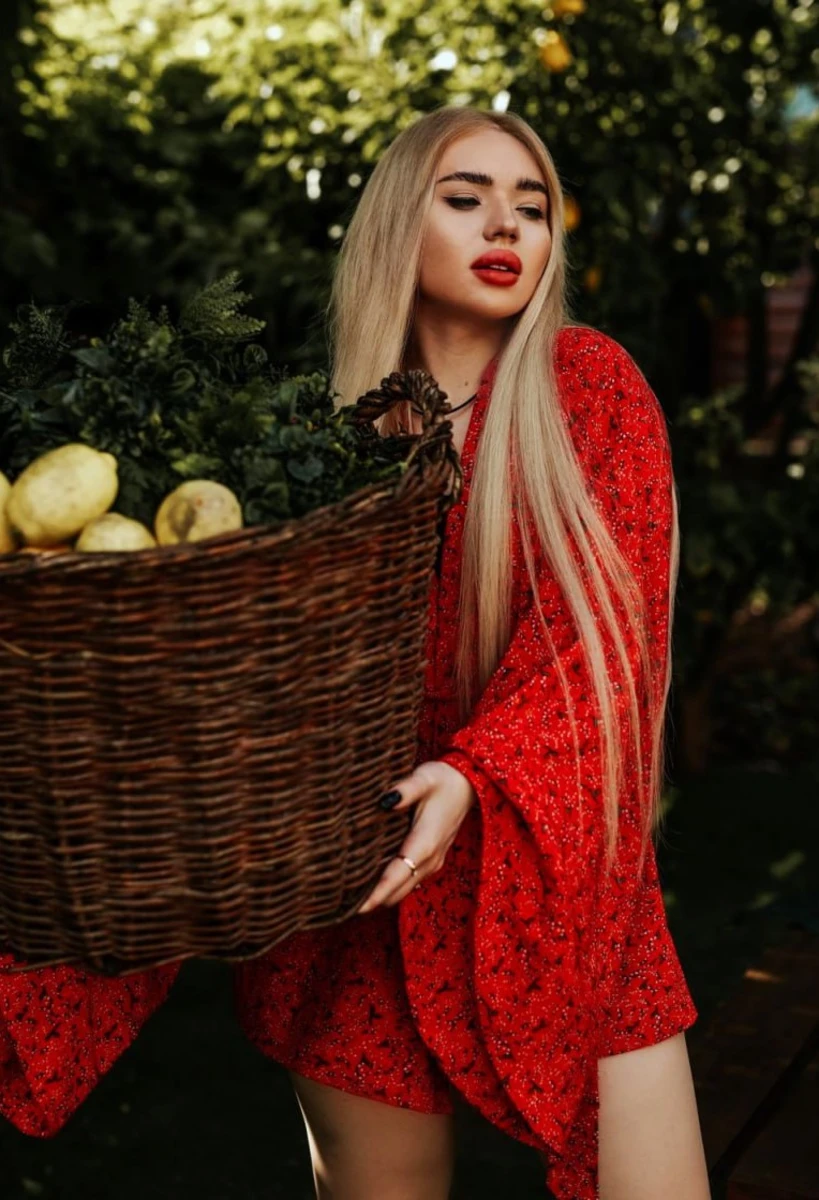 Inessa escort in Paris
