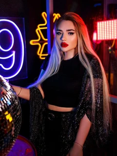 Inessa escort in Paris