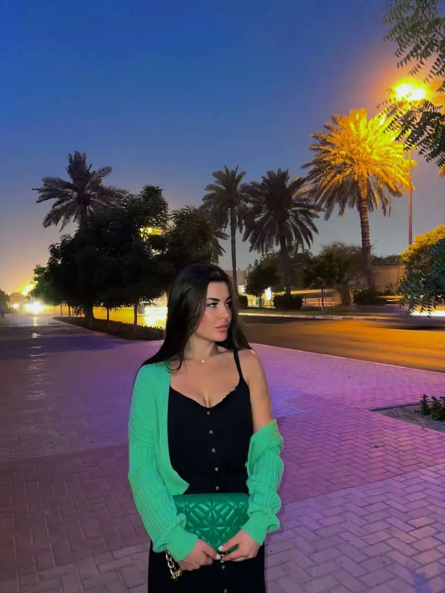 Inessa escort in Paris