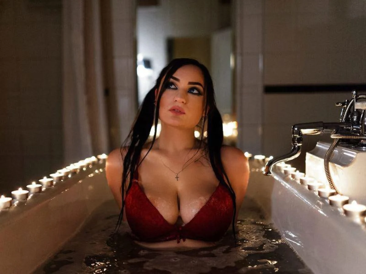 Karina escort in Paris