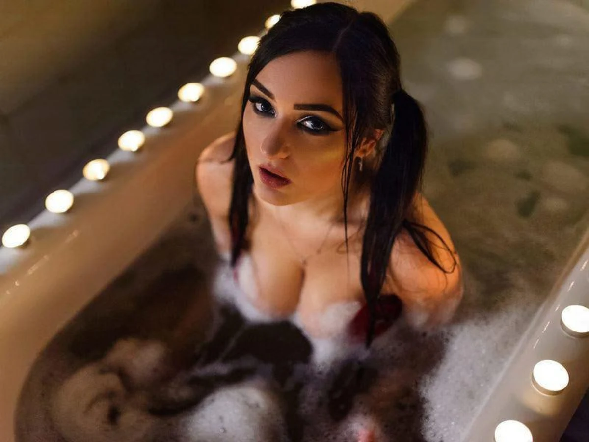 Karina escort in Paris