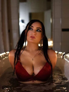 Karina escort in Paris