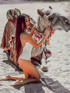 Karina  escort in Paris