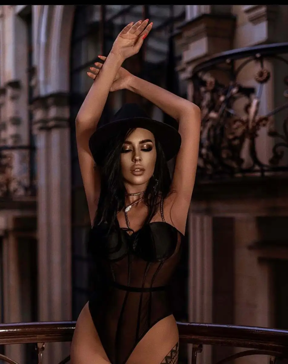 Katherine escort in Paris