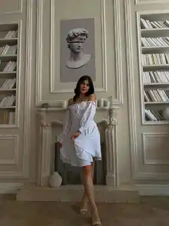 Kira escort in Paris