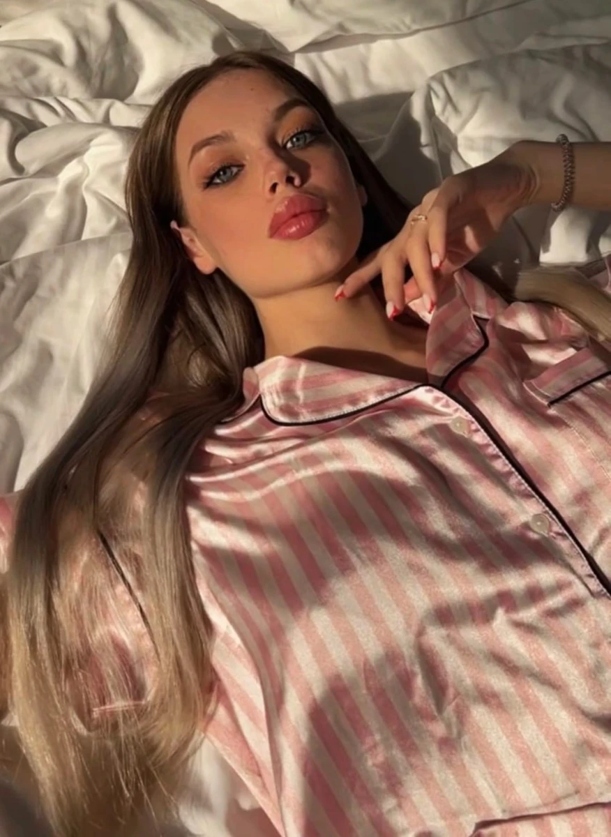 Lakshmi escort in Paris