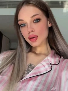 Lakshmi escort in Paris