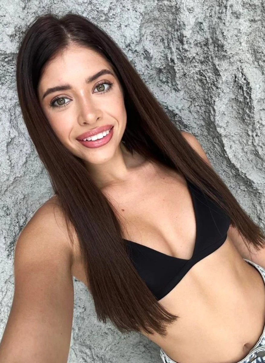 Lana escort in Paris