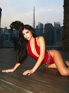 Lana escort in Paris