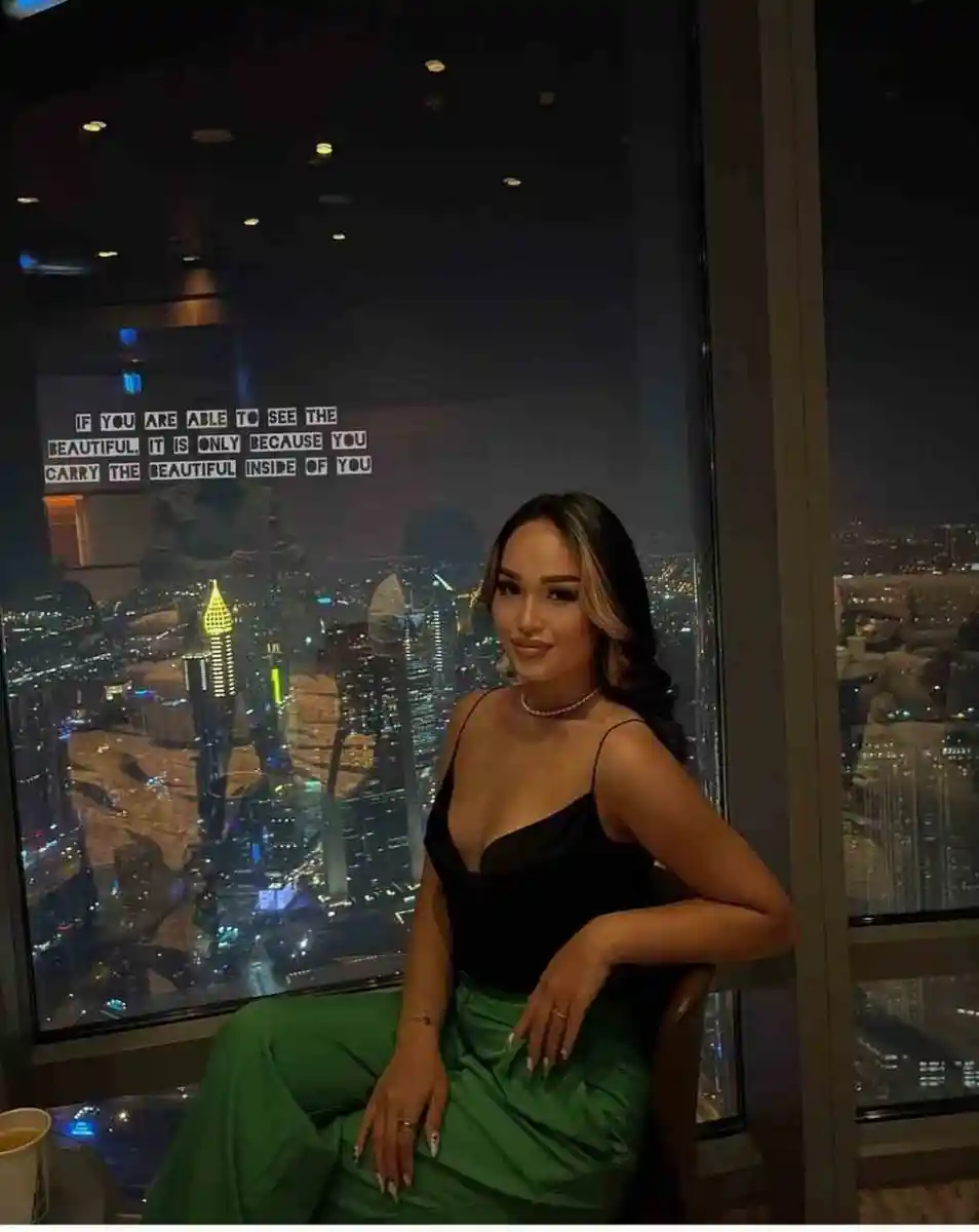 Lilia escort in Paris