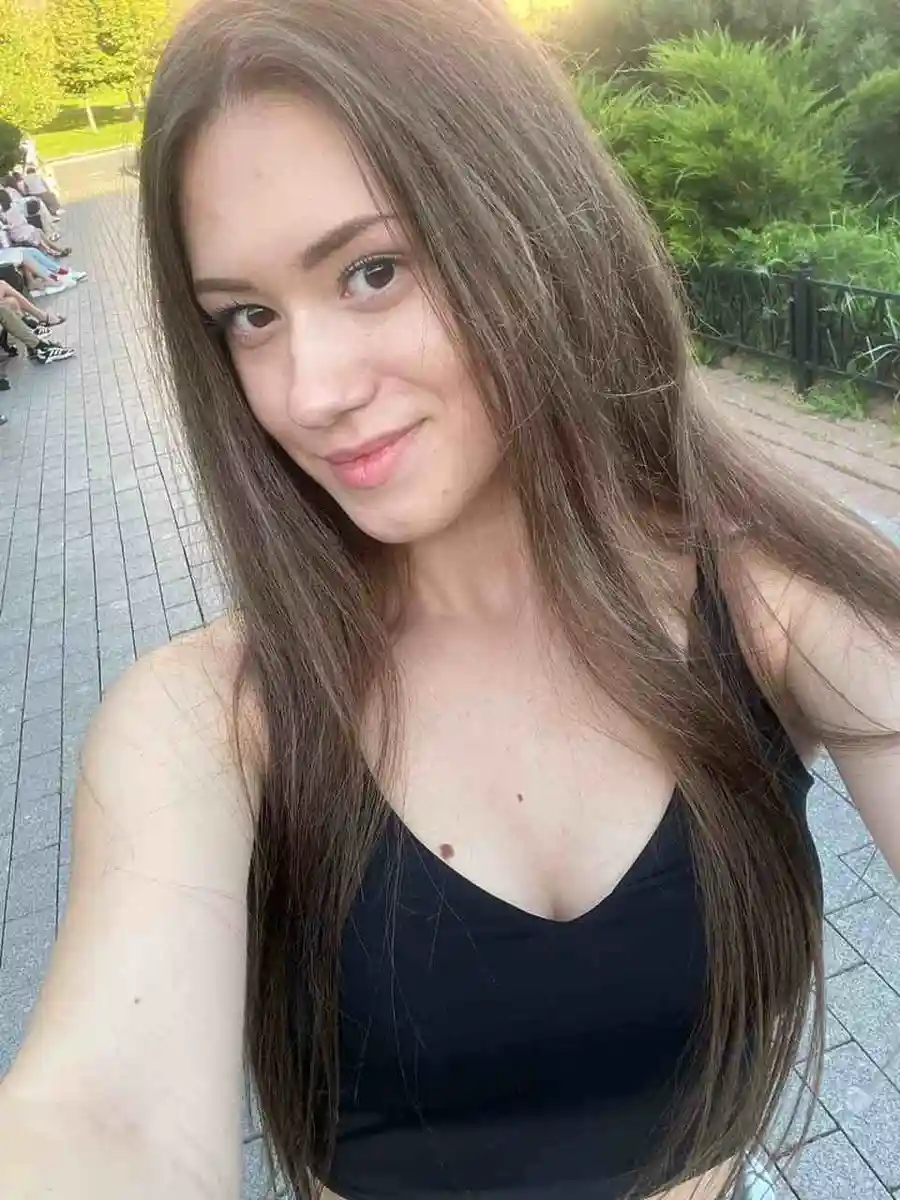 Lily escort in Paris