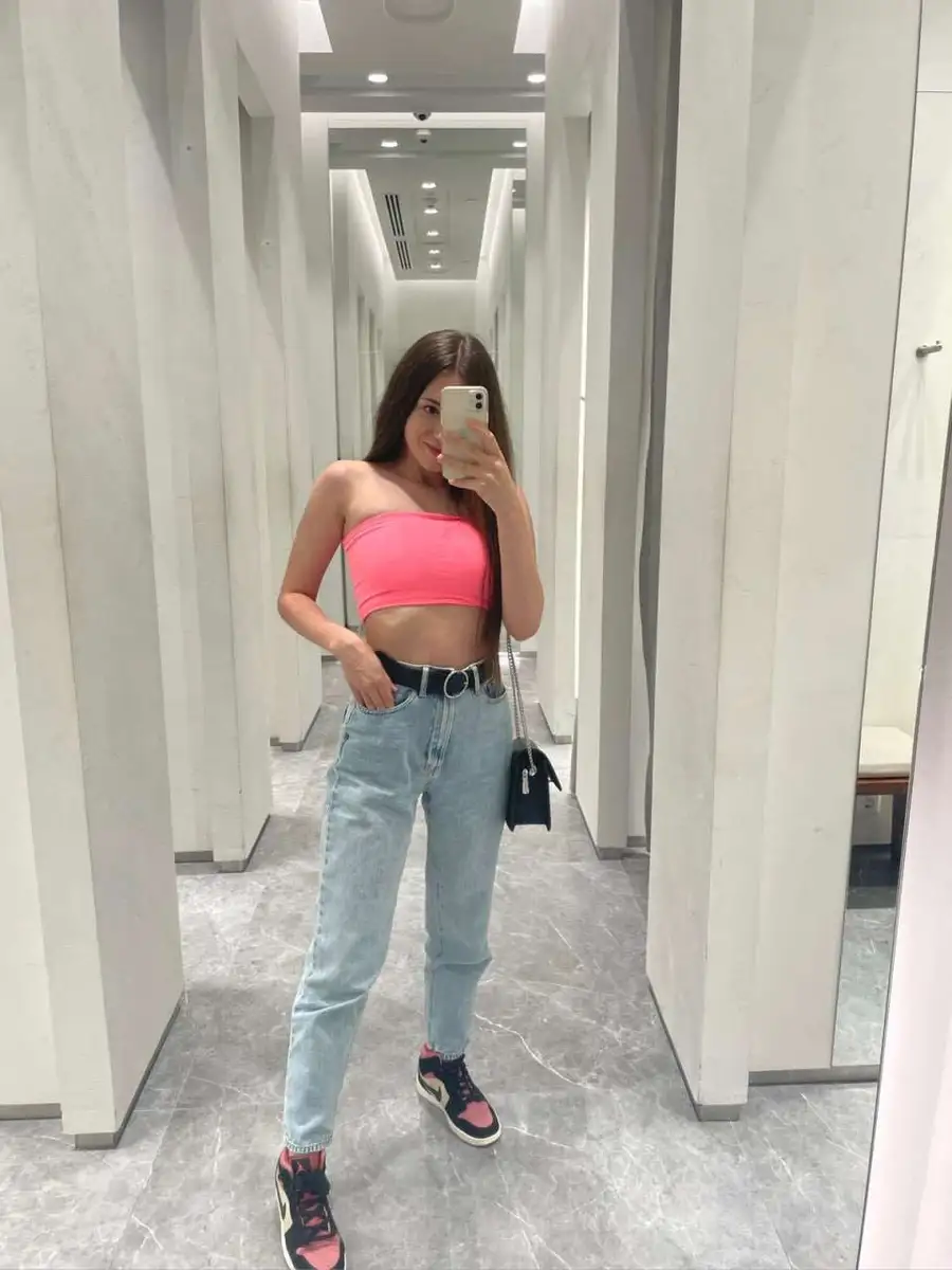Lily escort in Paris
