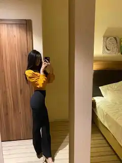 Madina escort in Paris